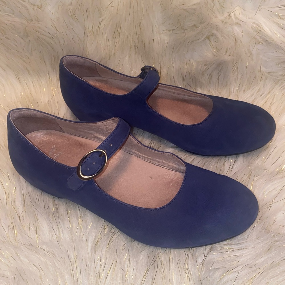 Dansko women’s shoe size 41 (U.S. size 10.5/11)